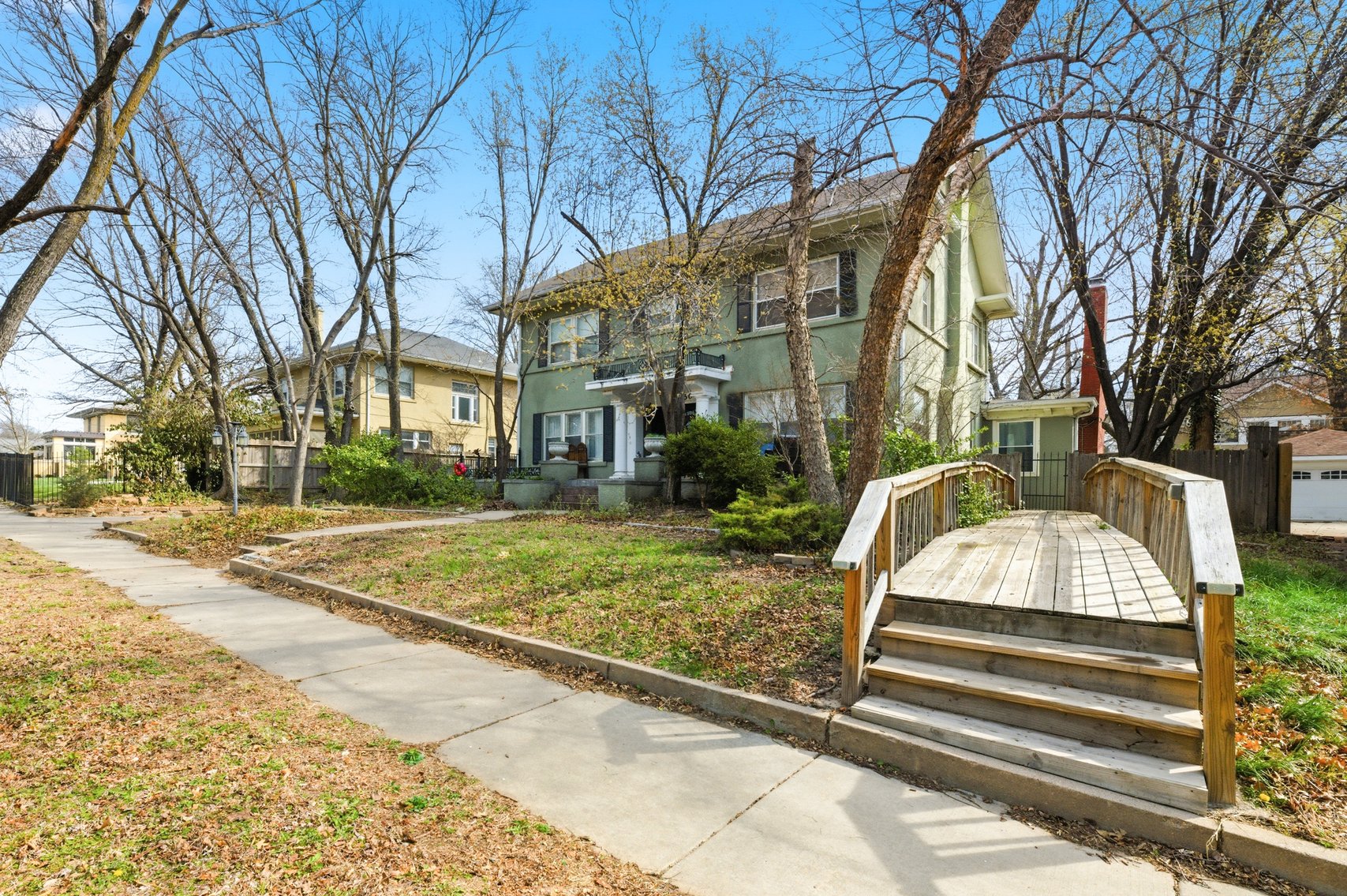 Image for 250 N Bluff Ave