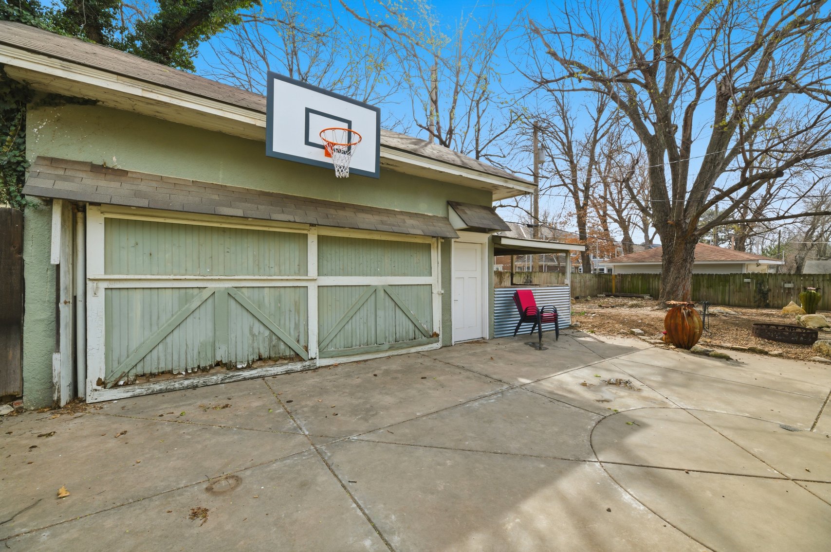 Image for 250 N Bluff Ave