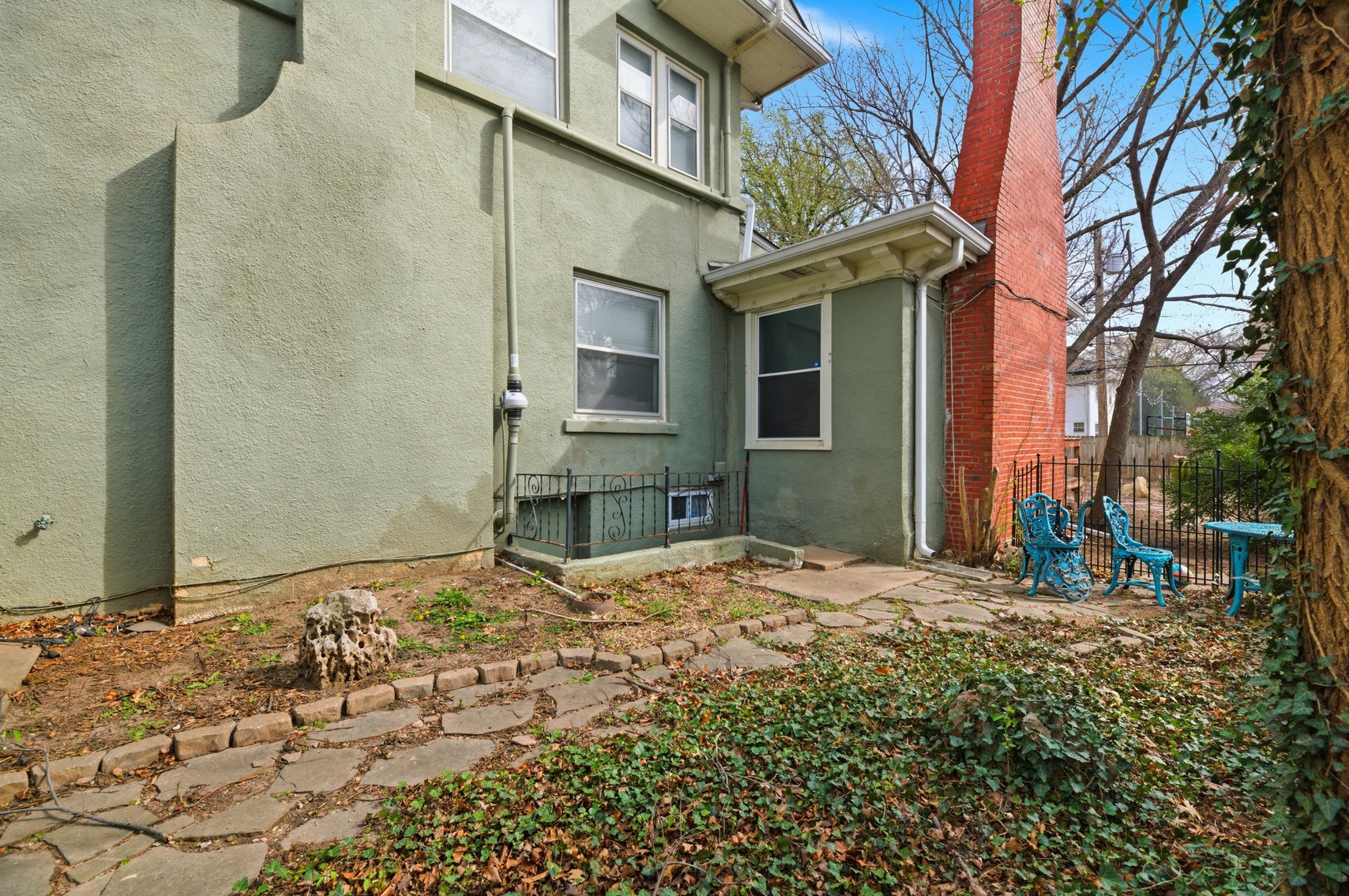 Image for 250 N Bluff Ave