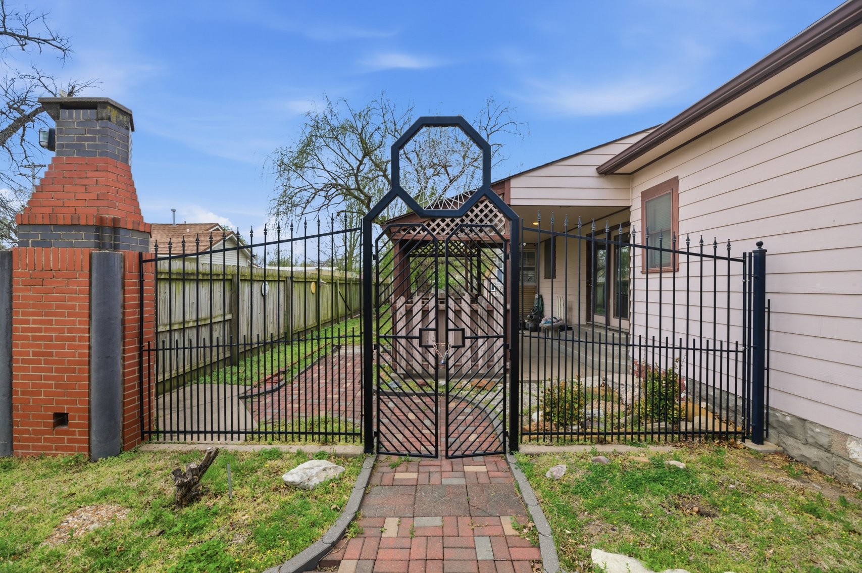 Image for 1341 S Waco Ave