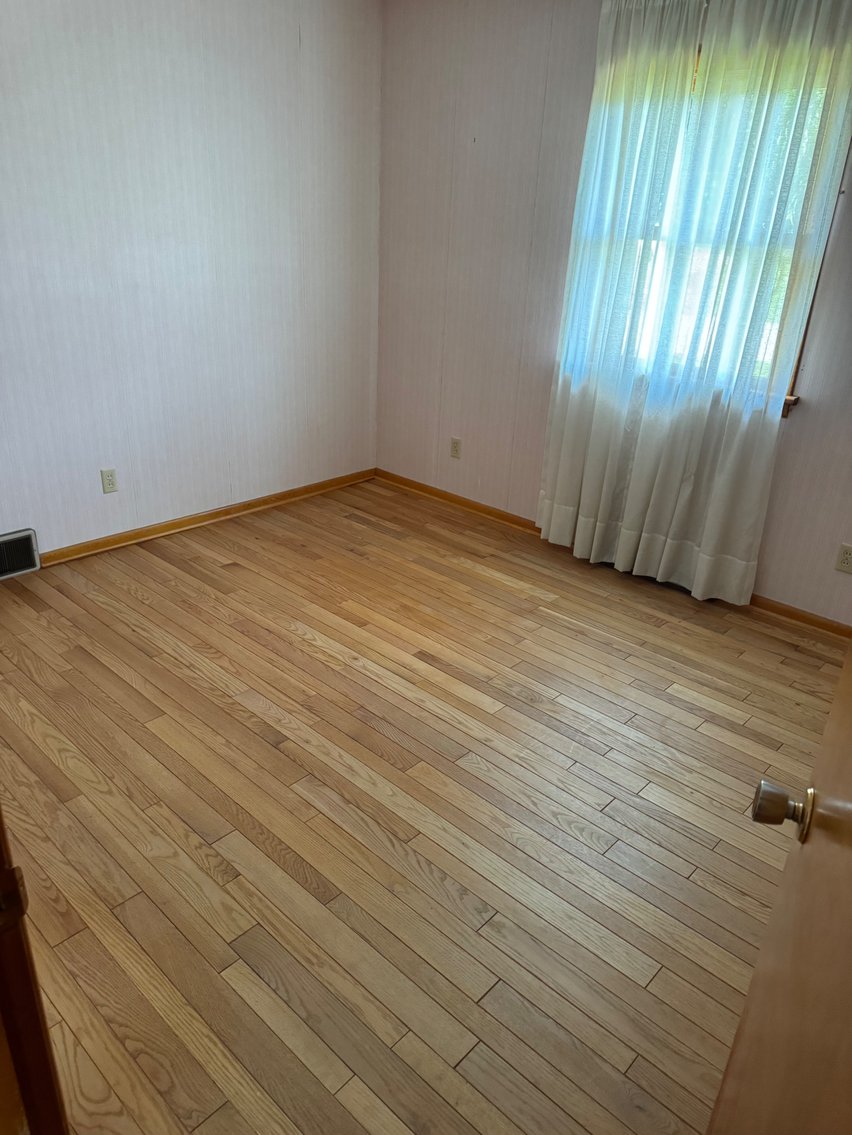 Image for Live Onsite Real Estate Auction with Online Bidding