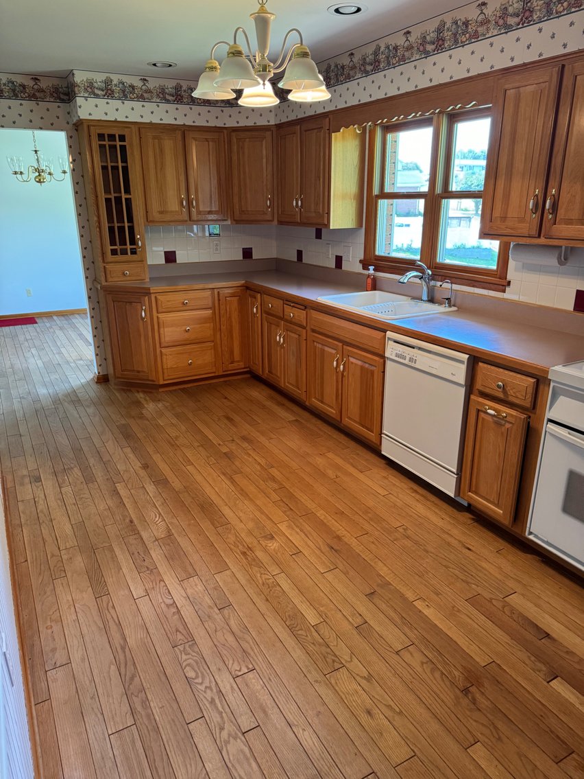 Image for Live Onsite Real Estate Auction with Online Bidding