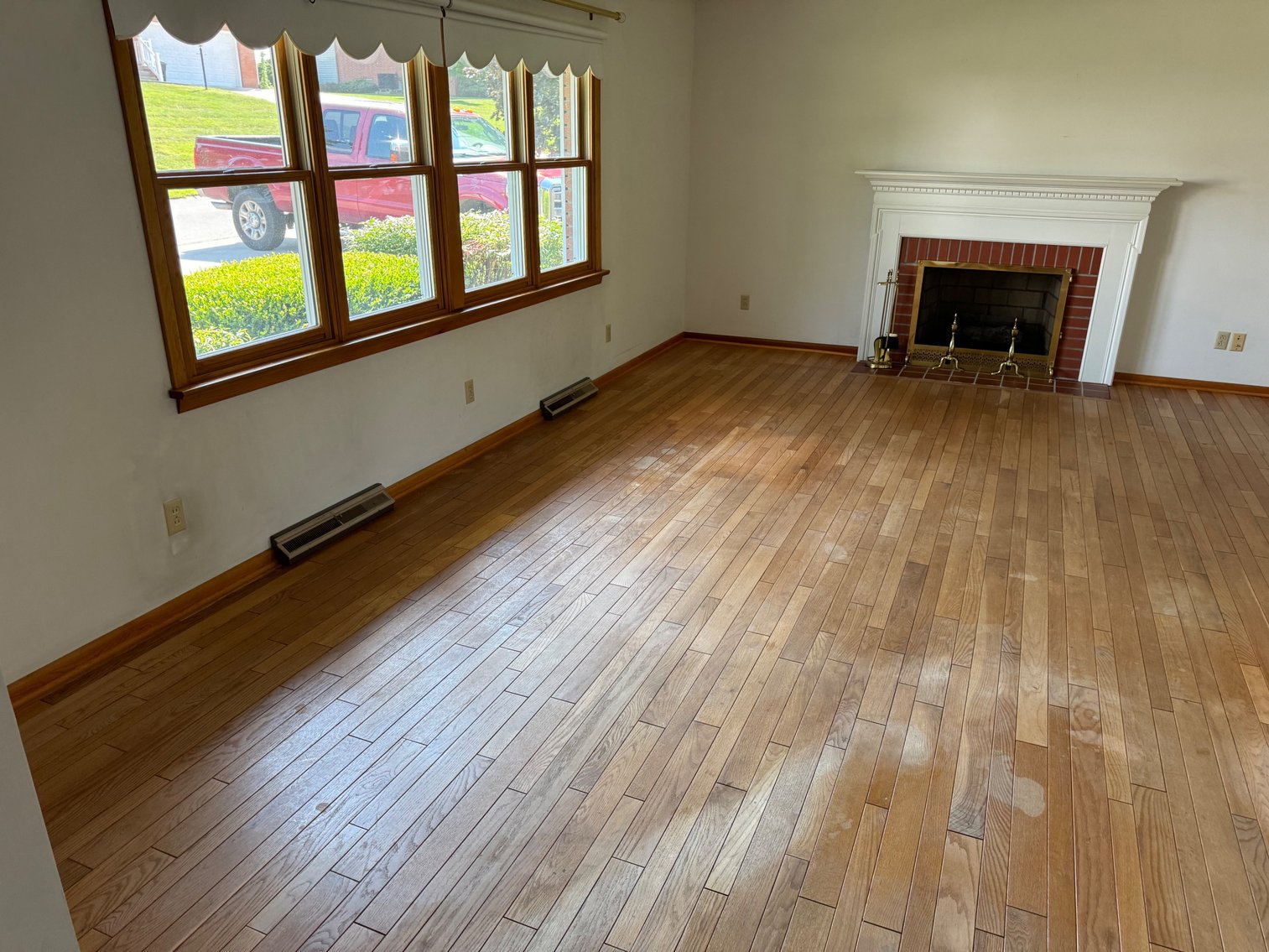 Image for Live Onsite Real Estate Auction with Online Bidding