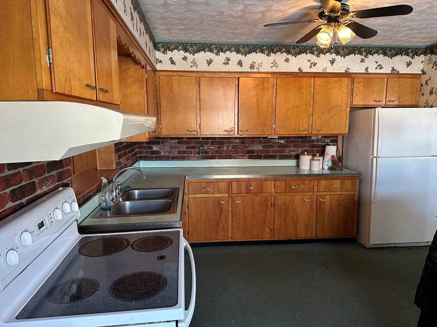 Image for Live Onsite Real Estate Auction with Online Bidding