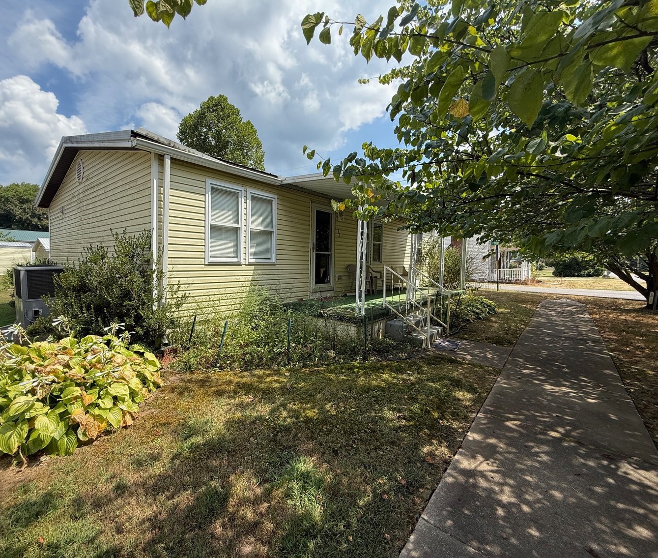 Image for Live Onsite Real Estate Auction with Online Bidding