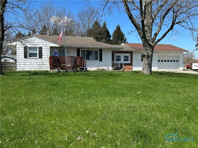 149 Timmons Rd, Bradner, OH  43406