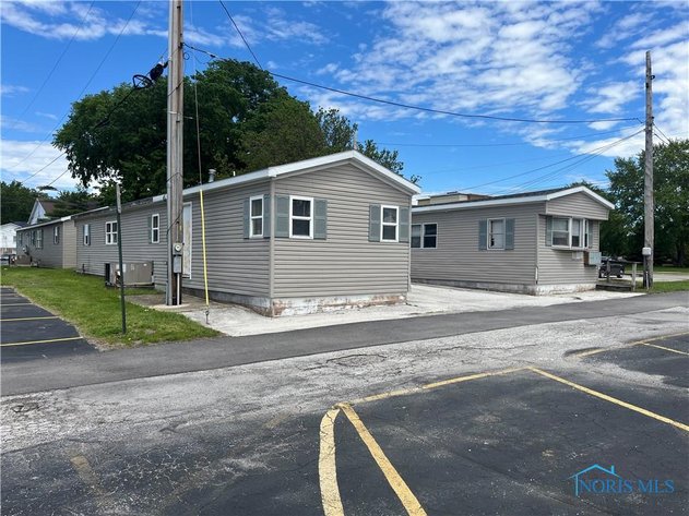 526 E Merry Avenue, Bowling Green, OH 43402