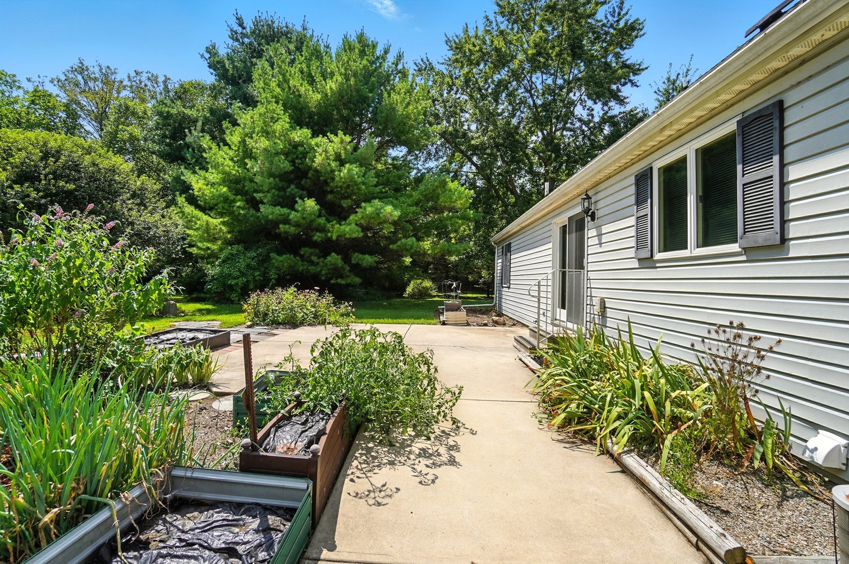 Image for 120 Moore St, Pemberville, OH 43450