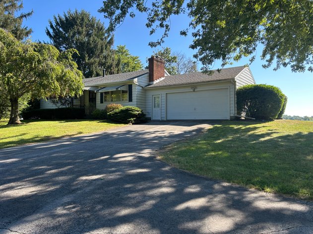 13380 Klopfenstein Rd, Bowling Green OH  43402