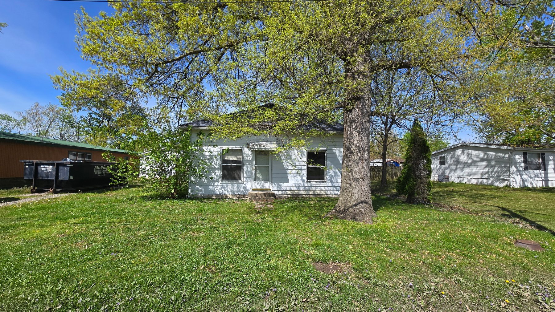 Image for ONLINE ONLY AUCTION: Charming Fixer-Upper with Endless Potential in Sesser!