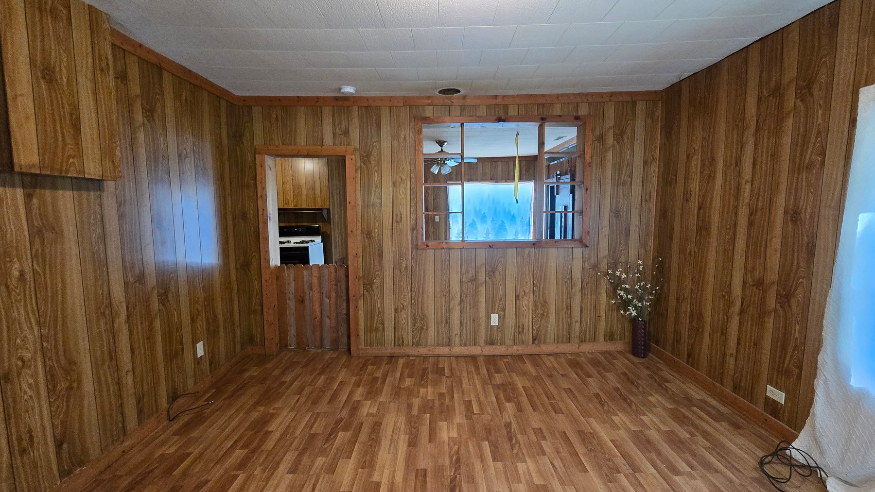 Image for Ready for Your Magic Touch: Herrin Home at Online Auction