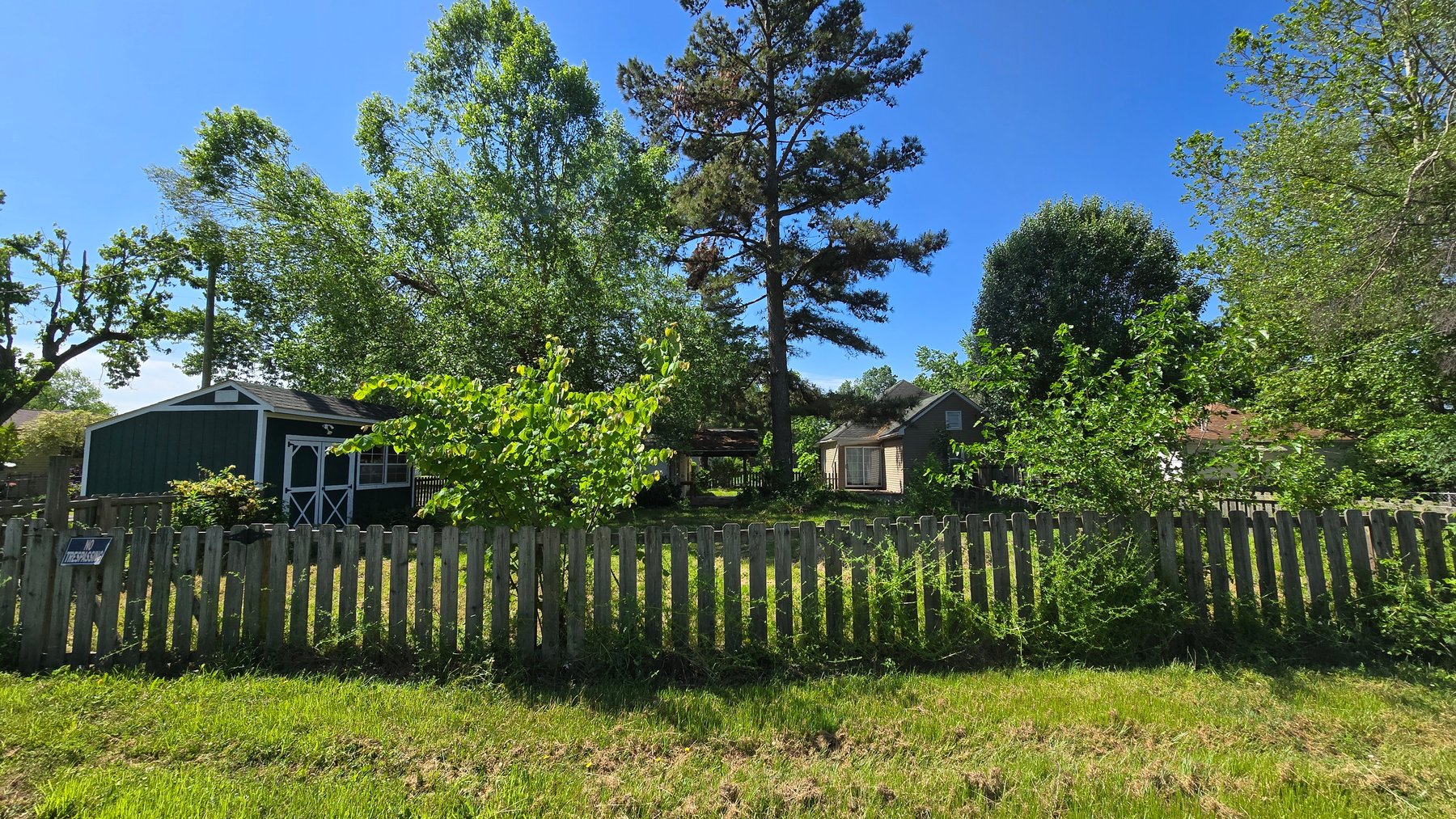 Image for Ready for Your Magic Touch: Herrin Home at Online Auction