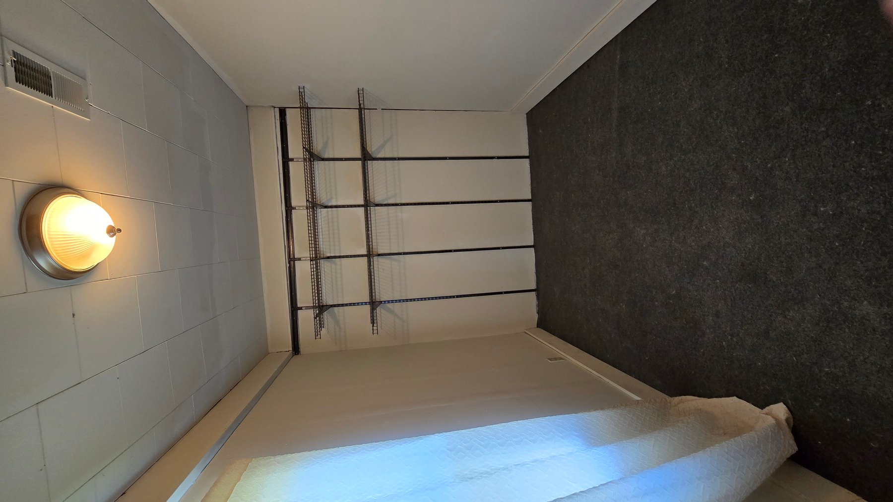 Image for Ready for Your Magic Touch: Herrin Home at Online Auction