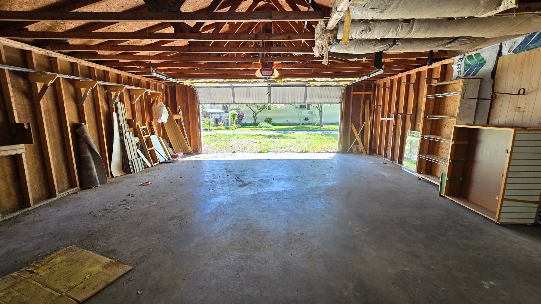 Image for Ready for Your Magic Touch: Herrin Home at Online Auction