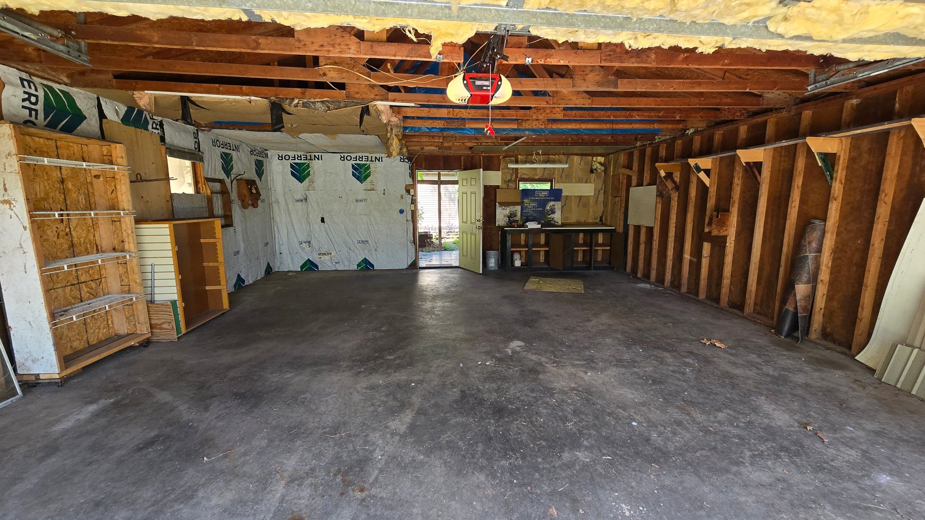 Image for Ready for Your Magic Touch: Herrin Home at Online Auction