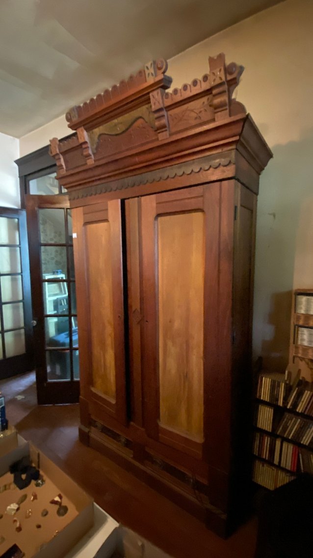 Image for Modest Estate Auction: Everyday Items, Decor & More