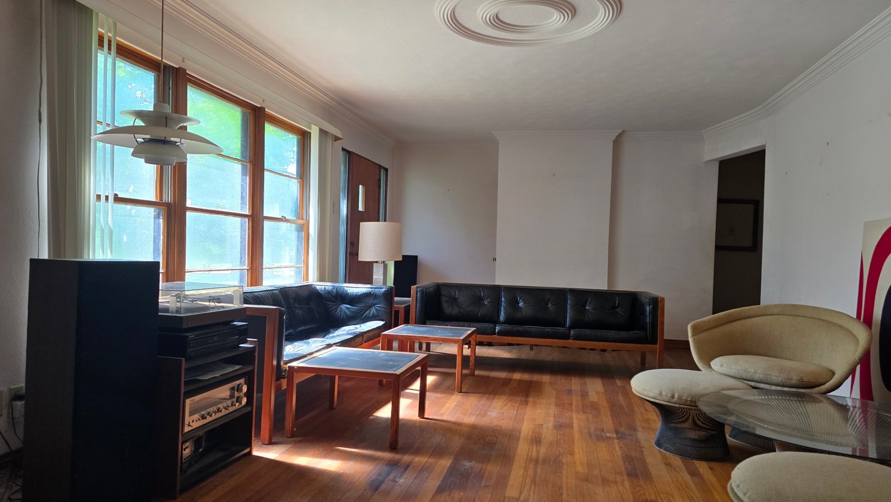 Image for Mid-Century Modern Home Ready for New Owner at Auction