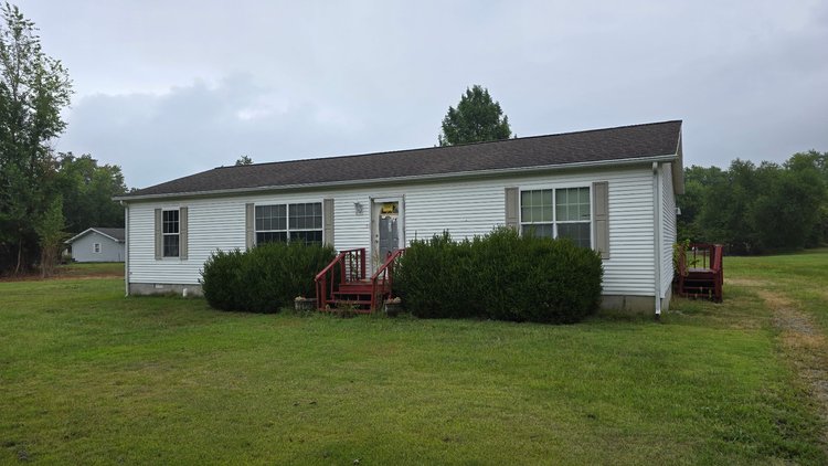 Image for Endless Possibilities Just Outside Harrisburg – Mobile Home on Large Lot!