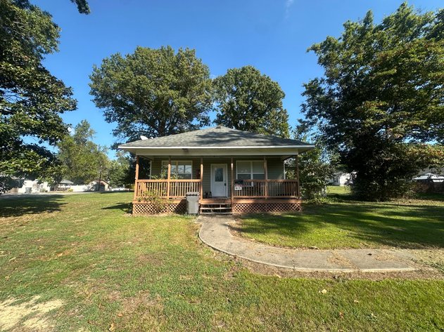Image for Corner Lot Charm in Carterville Online Only Real Estate Auction