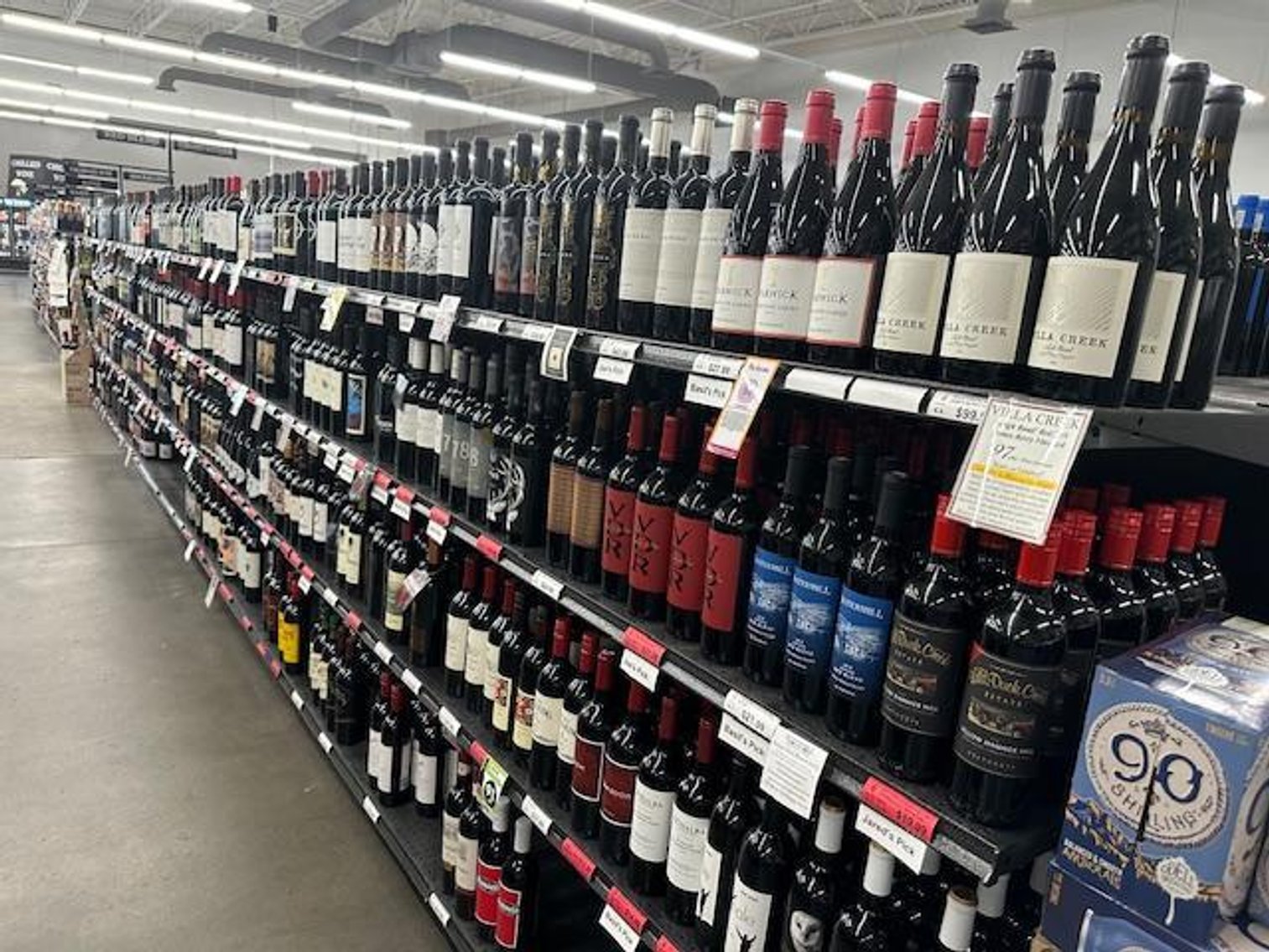 Image for LUKAS LIQUOR - PART I INC 800 LOTS OF INVENTORY, VEHICLES