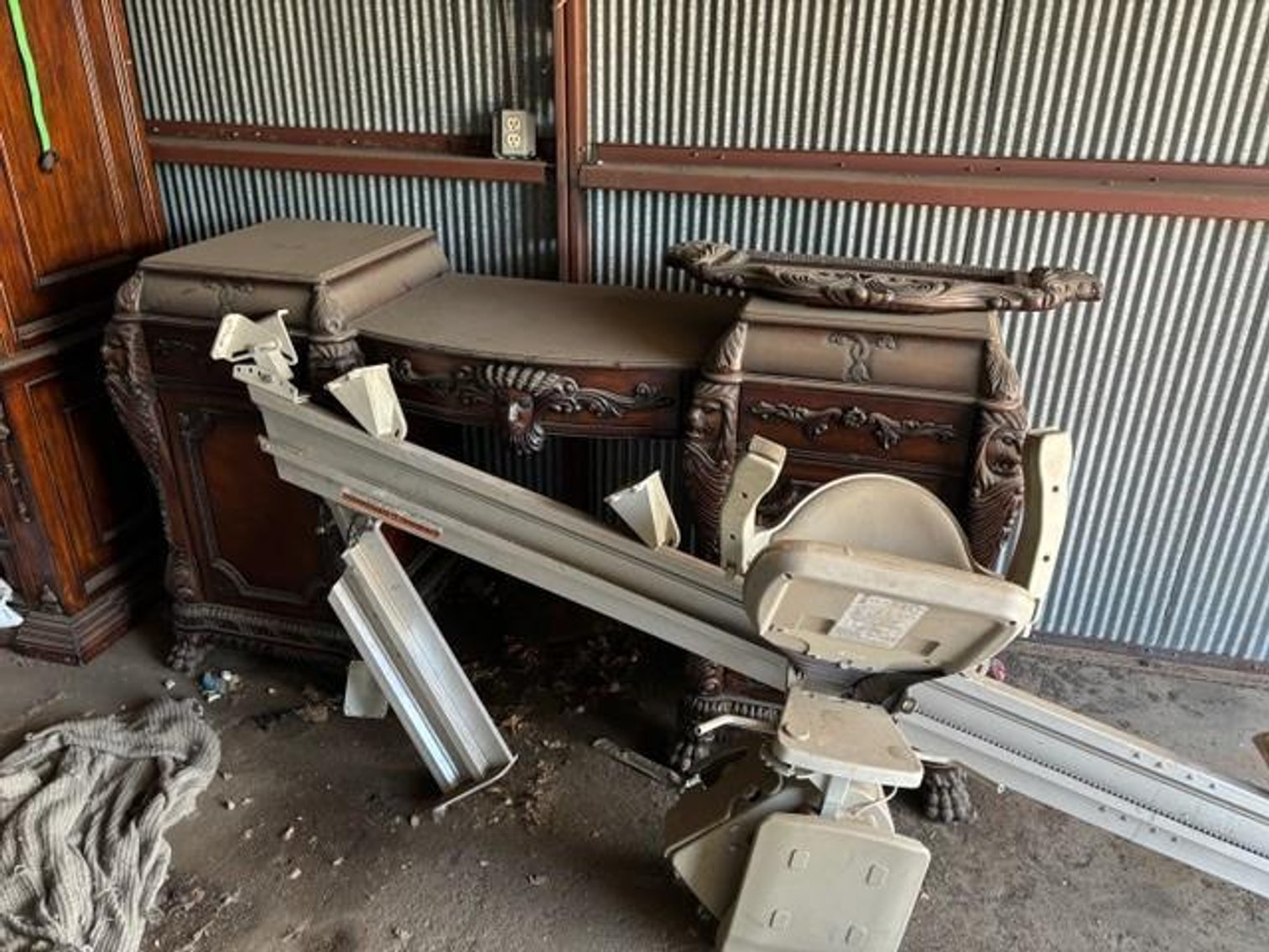 Image for ENTIRE CONTENTS OF STORAGE UNIT