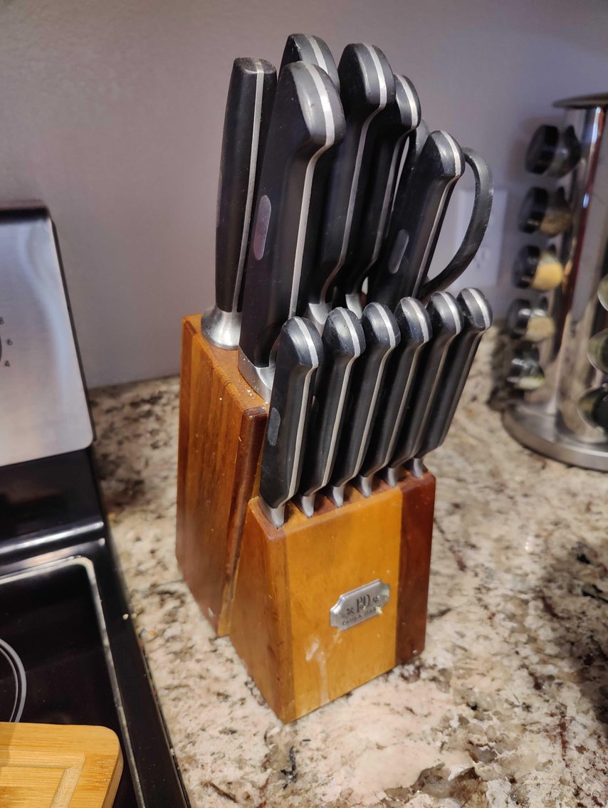 Image for LITTLETON ESTATE ONLINE AUCTION-Rowing Machine, Gym, Artwork & More