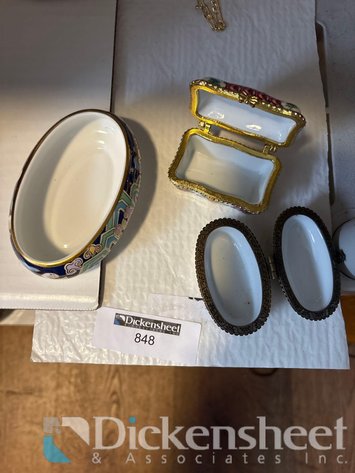 Image for MINIATURE CERAMIC BOWLS AND CHEST