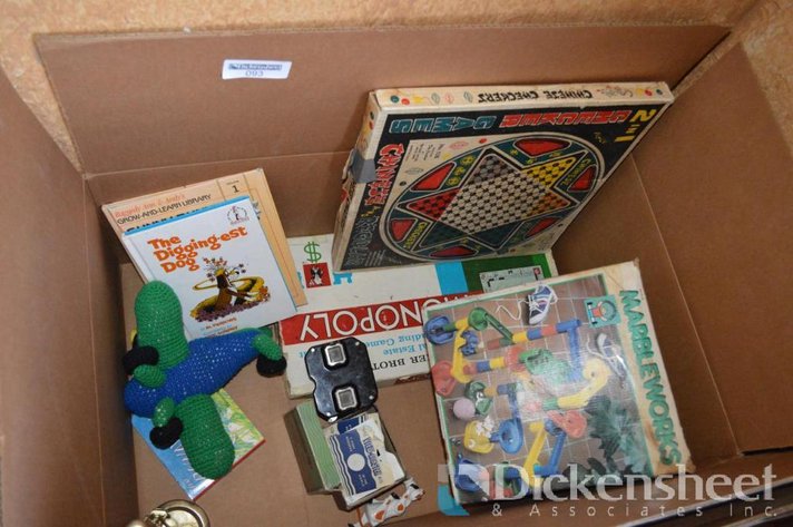 Image for LOT - VINTAGE GAMES BOOKS VIEW FINDER