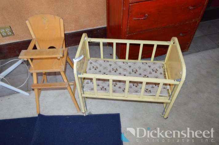 Image for LOT - KIDS PLAYHOUSE HIGH CHAIR AND CRIB