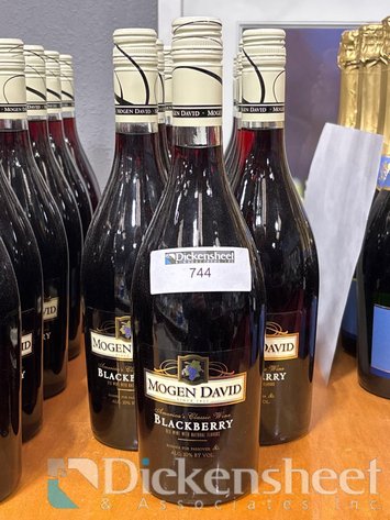 Image for (11) MOGEN DAVID BLACKBERRY RED WINE 750ML
