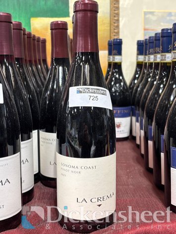 Image for (8) 2021 LA CREMA PINOT NOIR 750ML