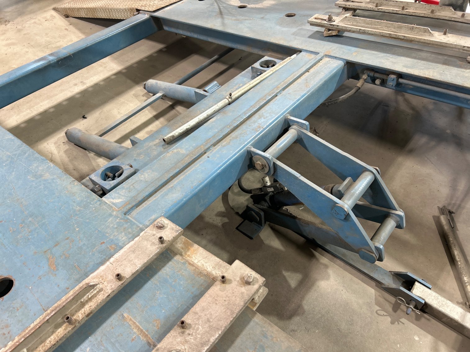 Image for Continental Versa-Rack Frame Machine Online Auction – Douglassville, PA