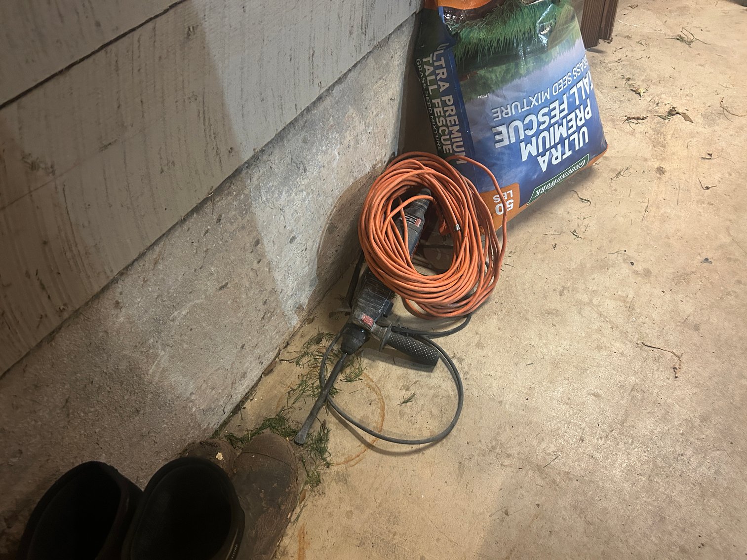 Image for LIVE Estate Auction Tools, Old Bicycle Parts, Furniture, Household Items and More - Pottstown PA