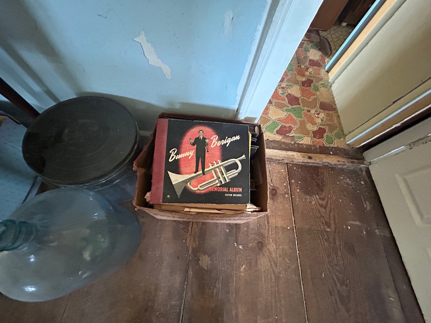 Image for Swamp Pike LIVE Living Estate Auction Furniture, Old Bicycles & Chevy Truck - Gilbertsville, PA 