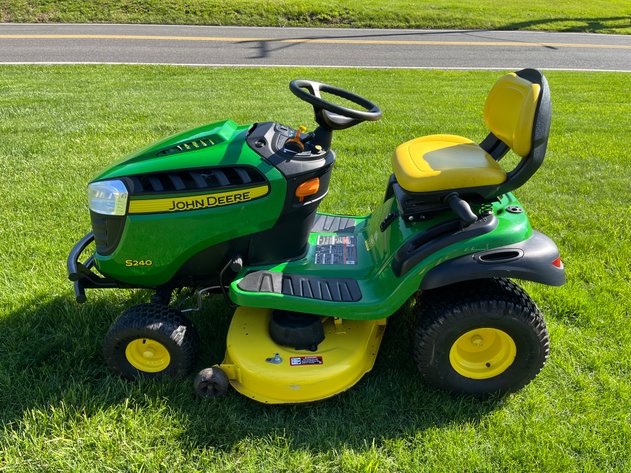 Image for Swamp Pike LIVE Living Estate Auction Furniture, Old Bicycles & Chevy Truck - Gilbertsville, PA 