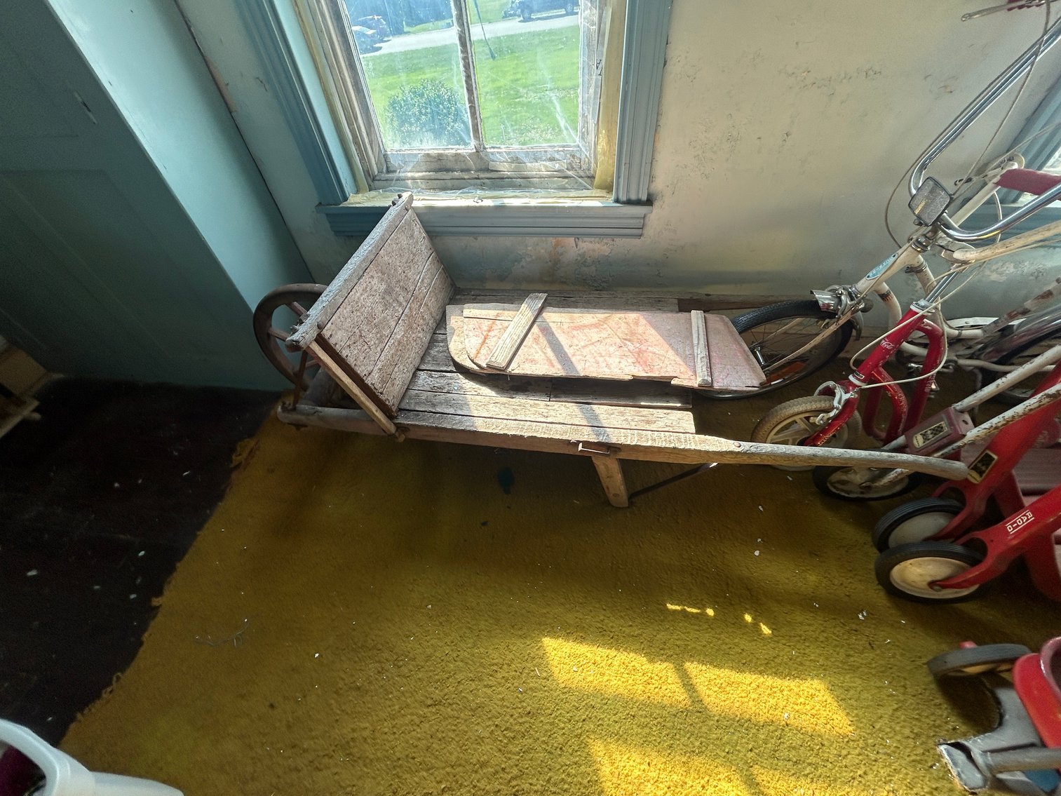 Image for Swamp Pike LIVE Living Estate Auction Furniture, Old Bicycles & Chevy Truck - Gilbertsville, PA 