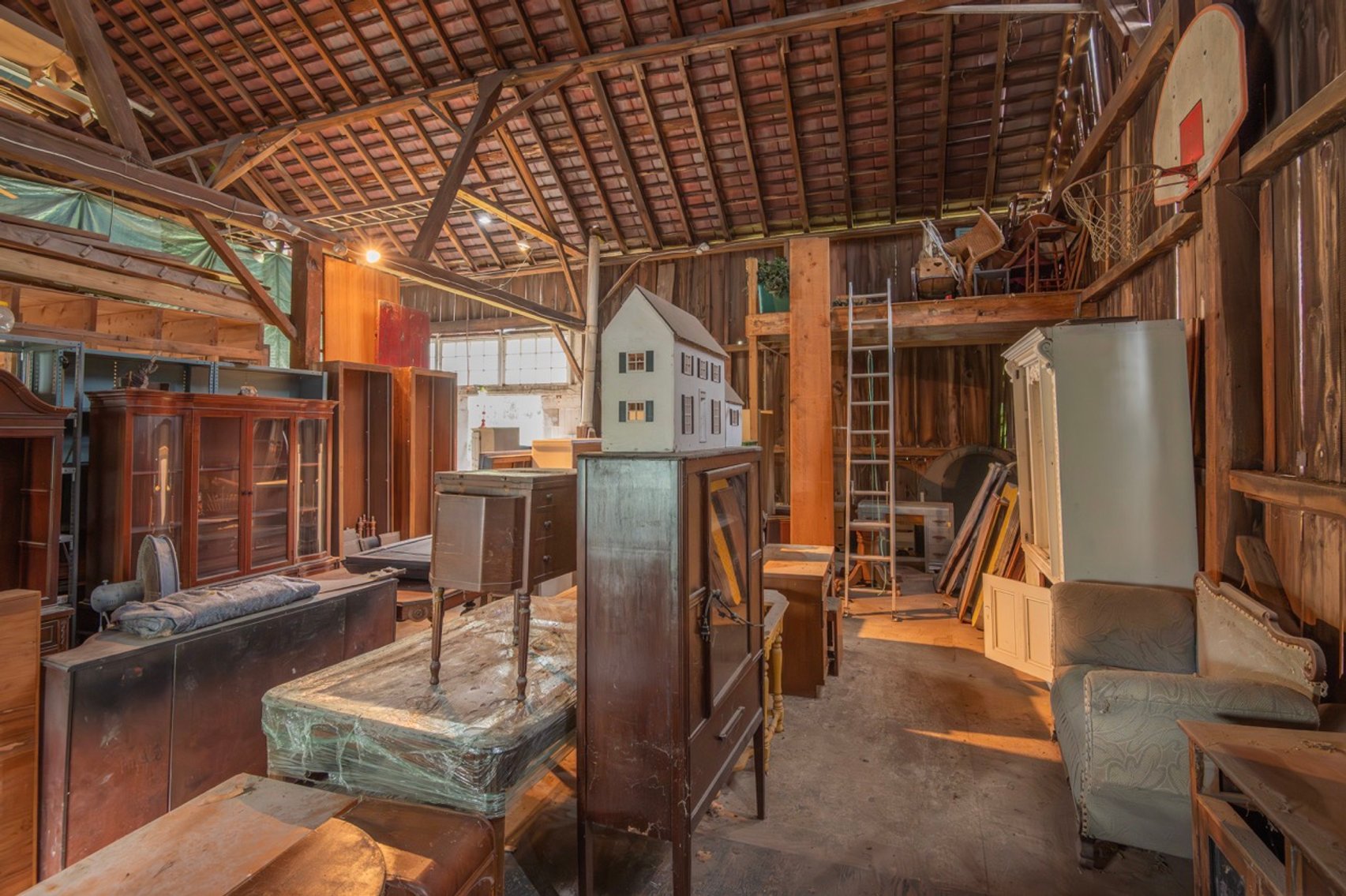 Image for Barn with 2-Bedroom Apartment LIVE Real Estate Auction 1327 Kepler Road - Pottstown, PA