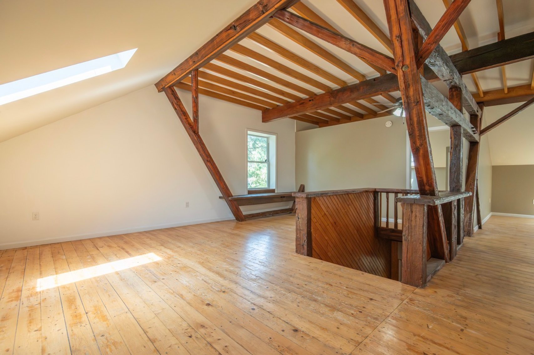 Image for Barn with 2-Bedroom Apartment LIVE Real Estate Auction 1327 Kepler Road - Pottstown, PA