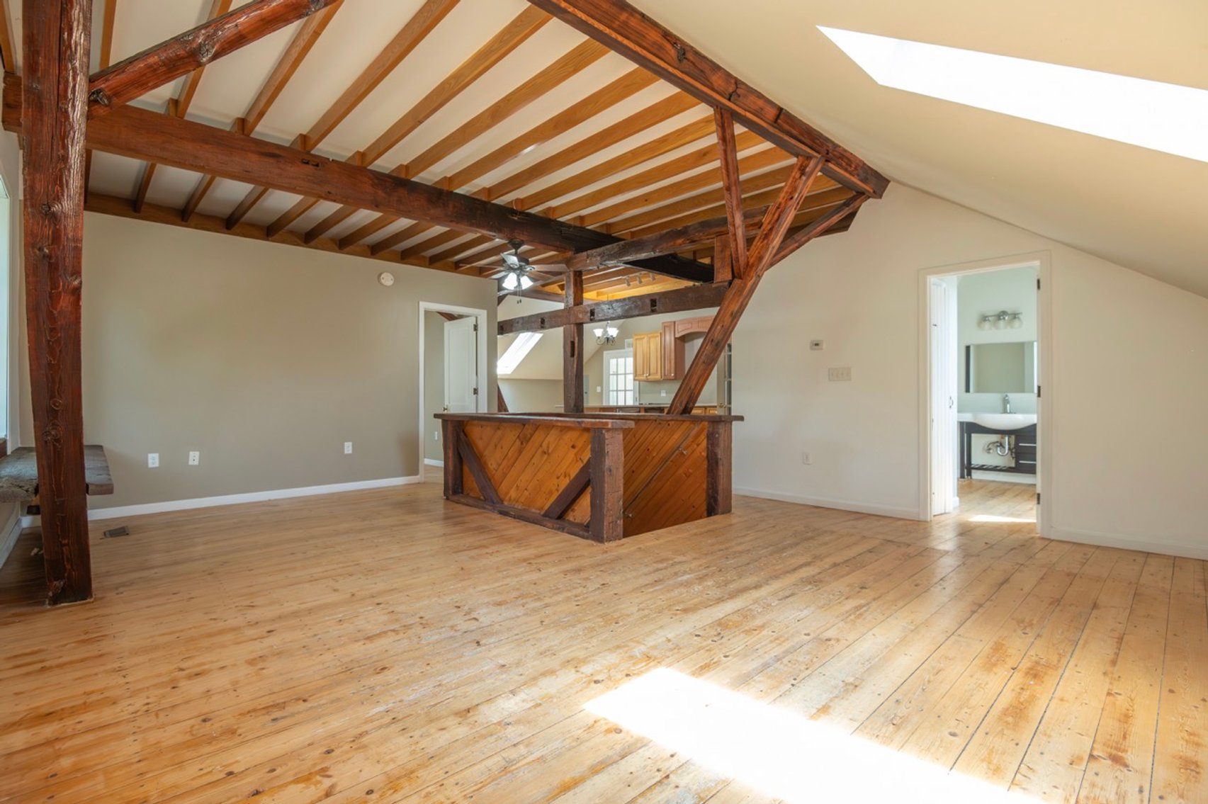 Image for Barn with 2-Bedroom Apartment LIVE Real Estate Auction 1327 Kepler Road - Pottstown, PA