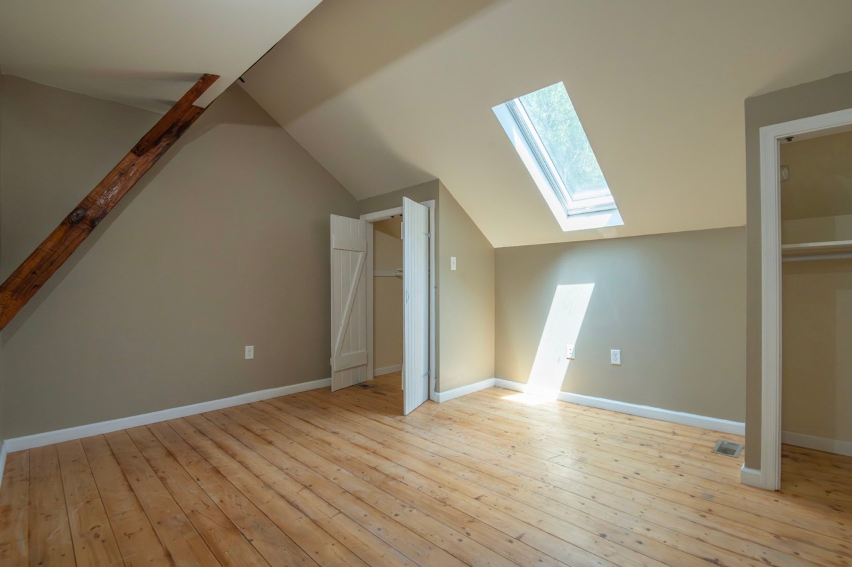 Image for Barn with 2-Bedroom Apartment LIVE Real Estate Auction 1327 Kepler Road - Pottstown, PA