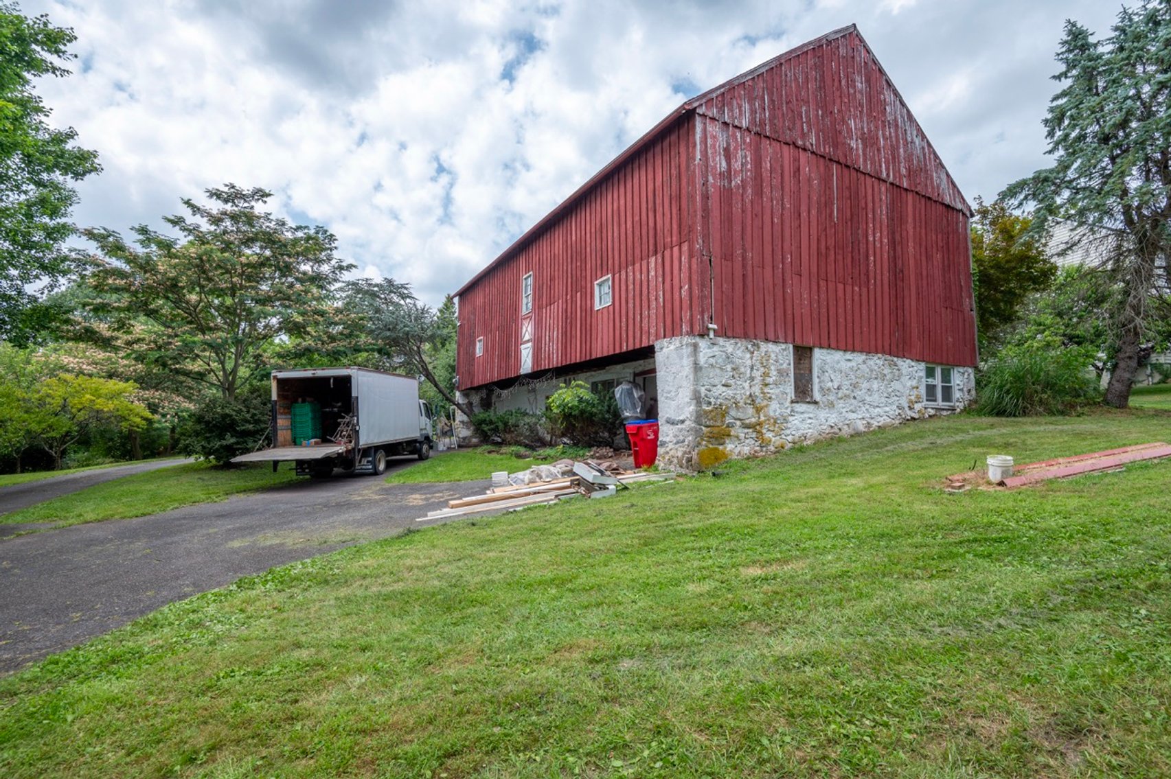 Image for Barn with 2-Bedroom Apartment LIVE Real Estate Auction 1327 Kepler Road - Pottstown, PA