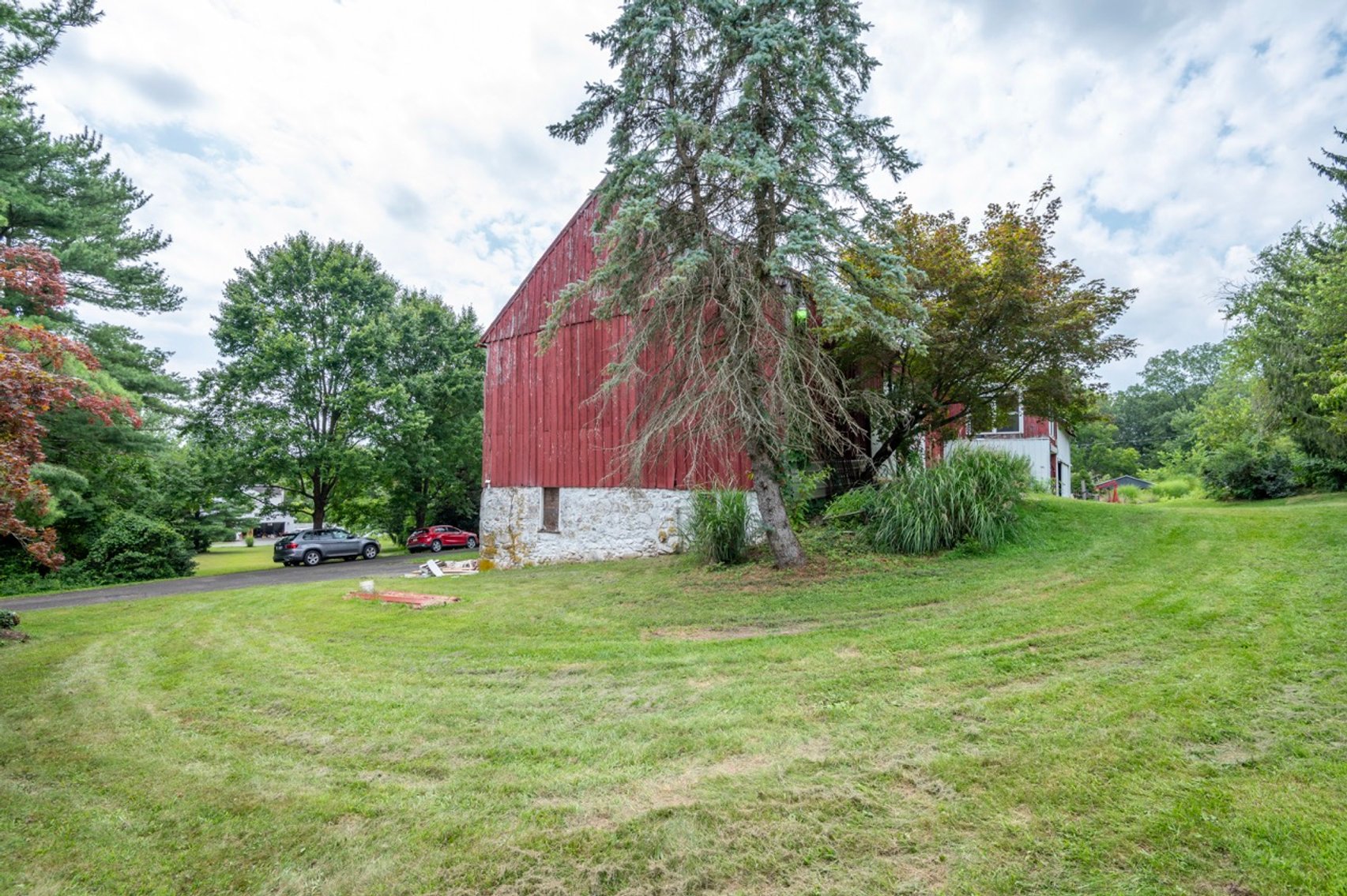Image for Barn with 2-Bedroom Apartment LIVE Real Estate Auction 1327 Kepler Road - Pottstown, PA