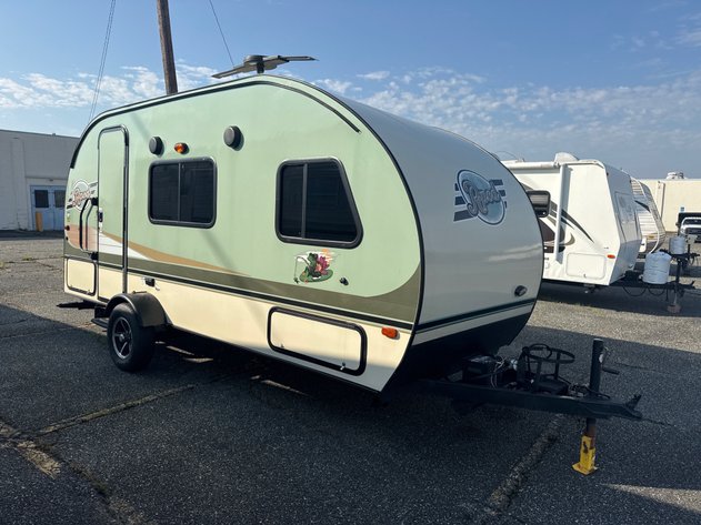 Image for Motorhome & Camper Trailer Online Auction – Gilbertsville, PA