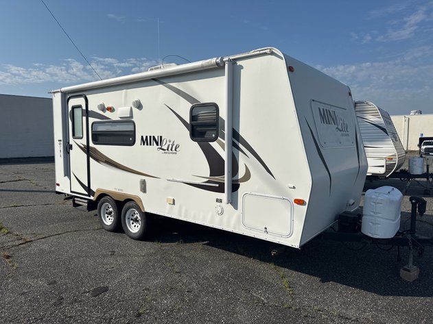 Image for Motorhome & Camper Trailer Online Auction – Gilbertsville, PA