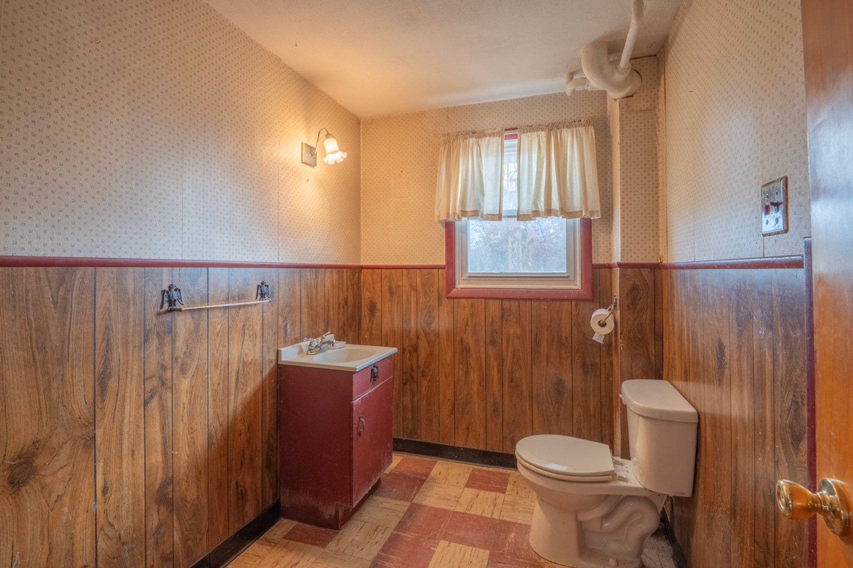 Image for Split-level Home on 1.44 Acres LIVE Public Real Estate Auction - Zieglersville, PA