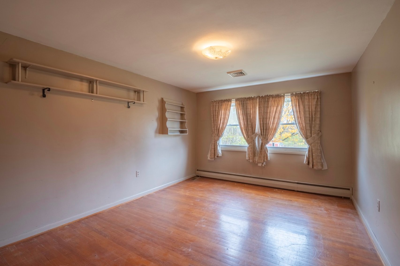 Image for Split-level Home on 1.44 Acres LIVE Public Real Estate Auction - Zieglersville, PA