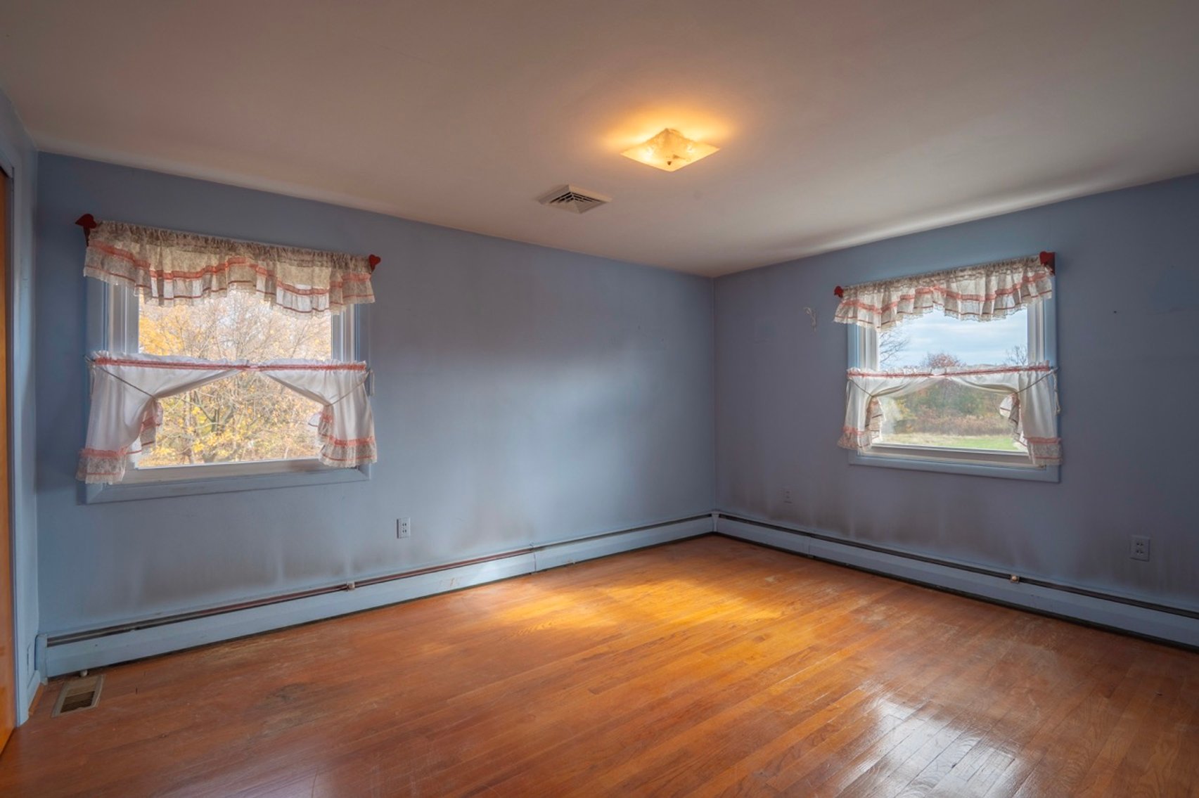 Image for Split-level Home on 1.44 Acres LIVE Public Real Estate Auction - Zieglersville, PA