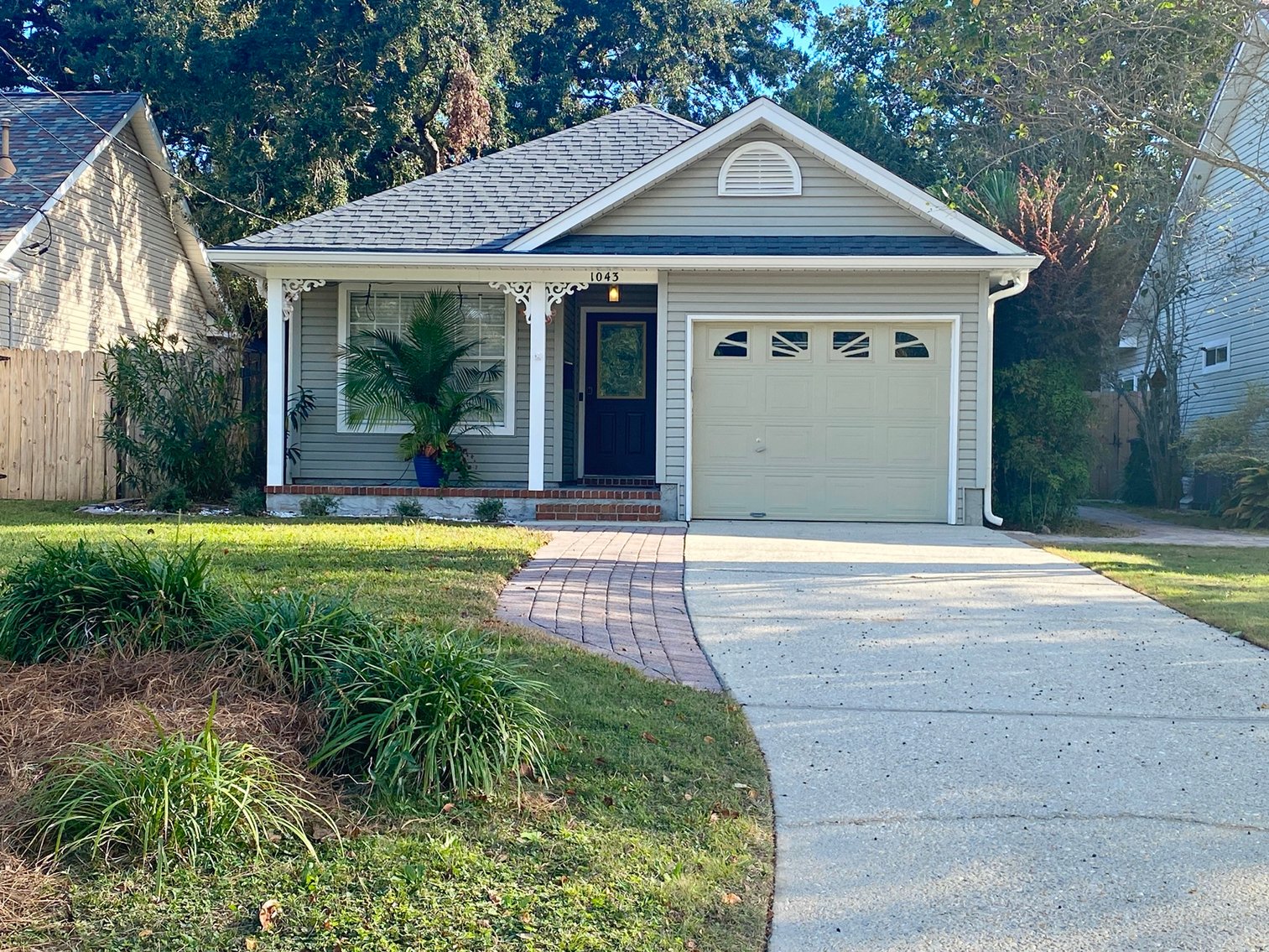 Image for 1043 E. Maxwel Street - East Hill