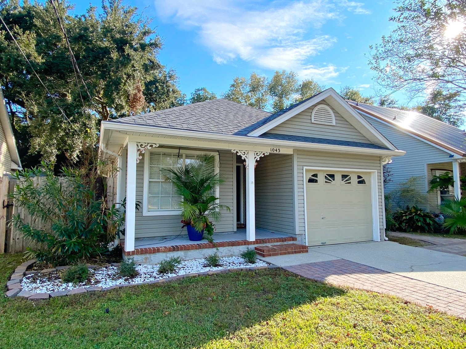 Image for 1043 E. Maxwel Street - East Hill