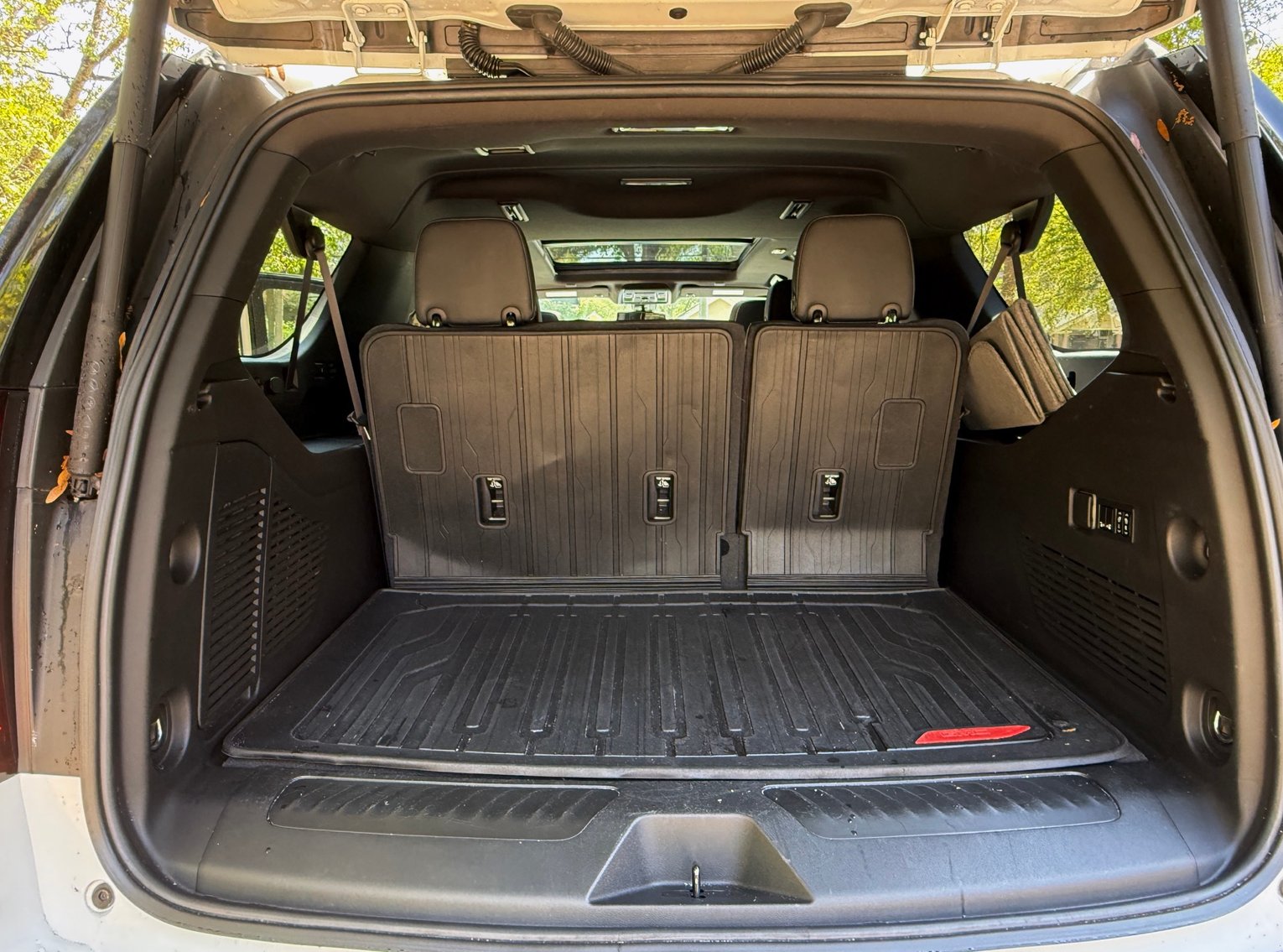 Image for 2022 GMC Yukon XL SLT 4WD – V8, Leather, 3rd Row, Loaded SUV